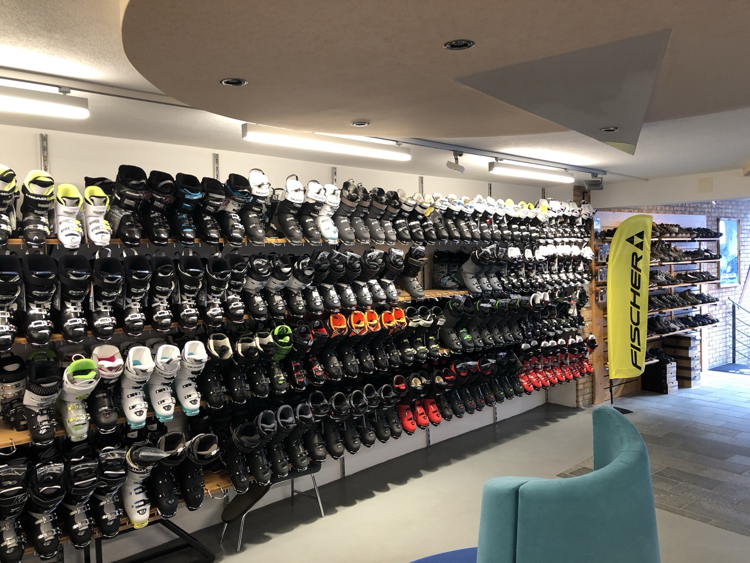 Grosse Auswahl an Skischuhen
